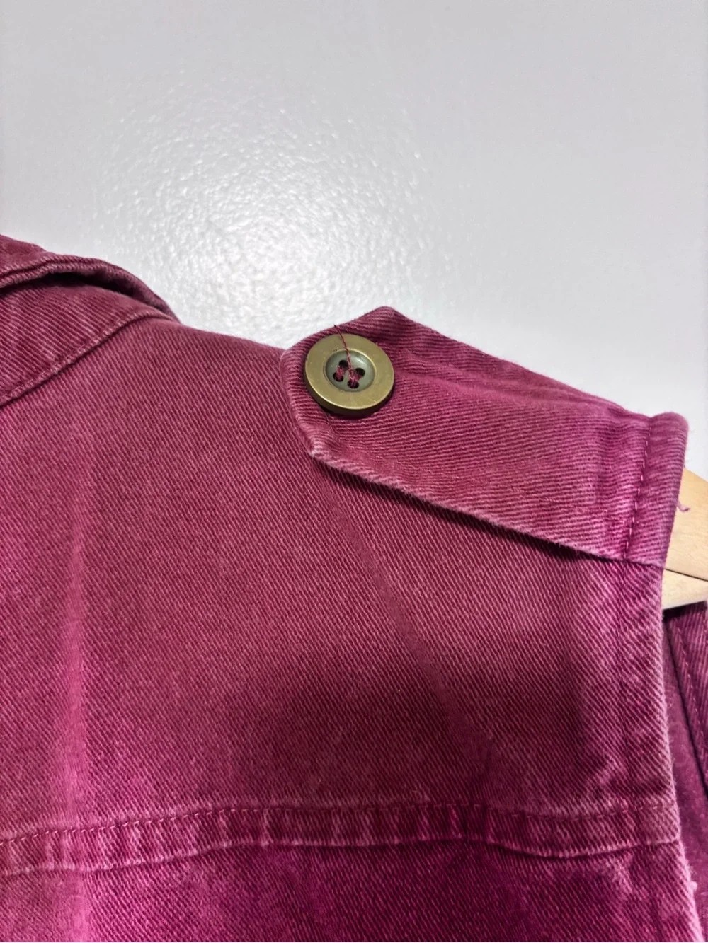 Beyove Women's Utility Vest in Burgundy - Picture 4 of 5